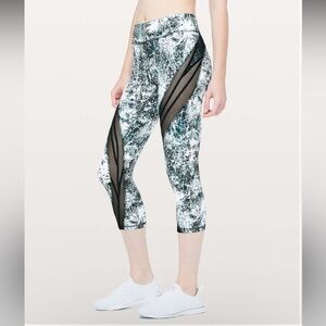 172. Lululemon Never Still Crop 21” size 4 in wildwood white/nocturnal tea